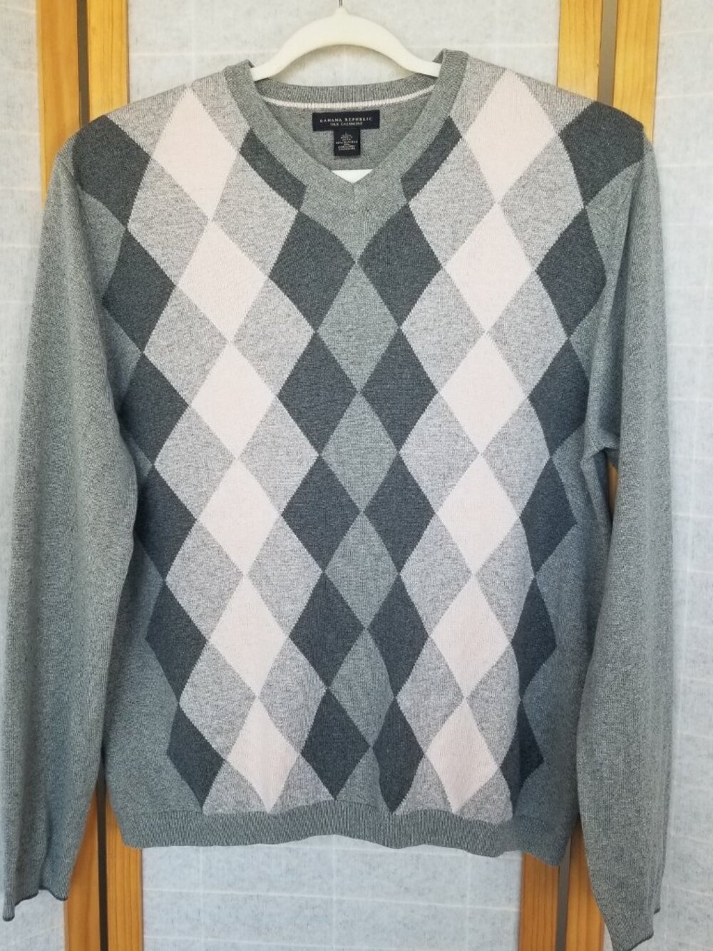 Banana Republic Argyle Sweater Silk Cashmere Long Sleeves V-Neck Large